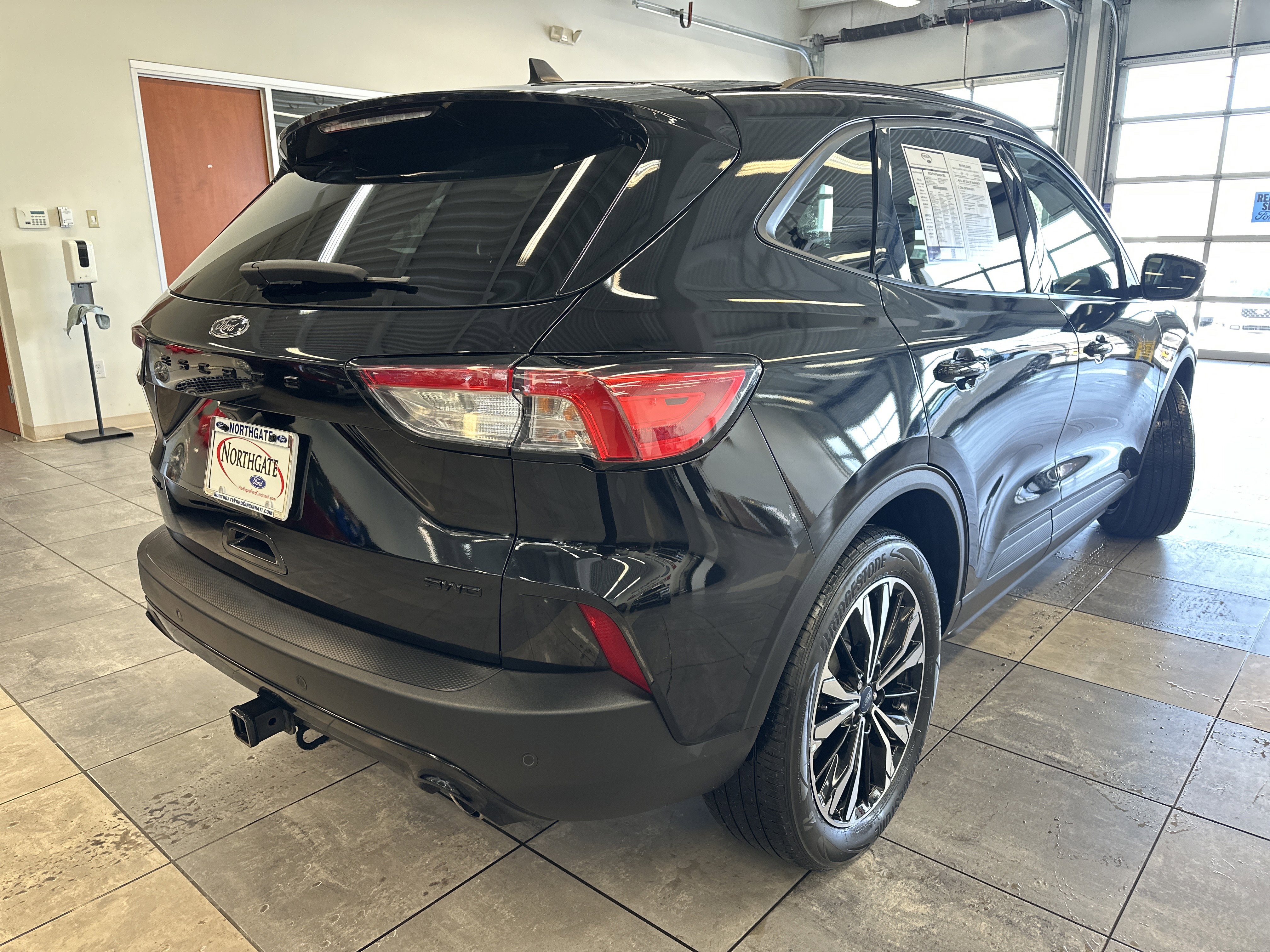 Used 2022 Ford Escape SEL w/ SEL Stealth AWD Package image 14