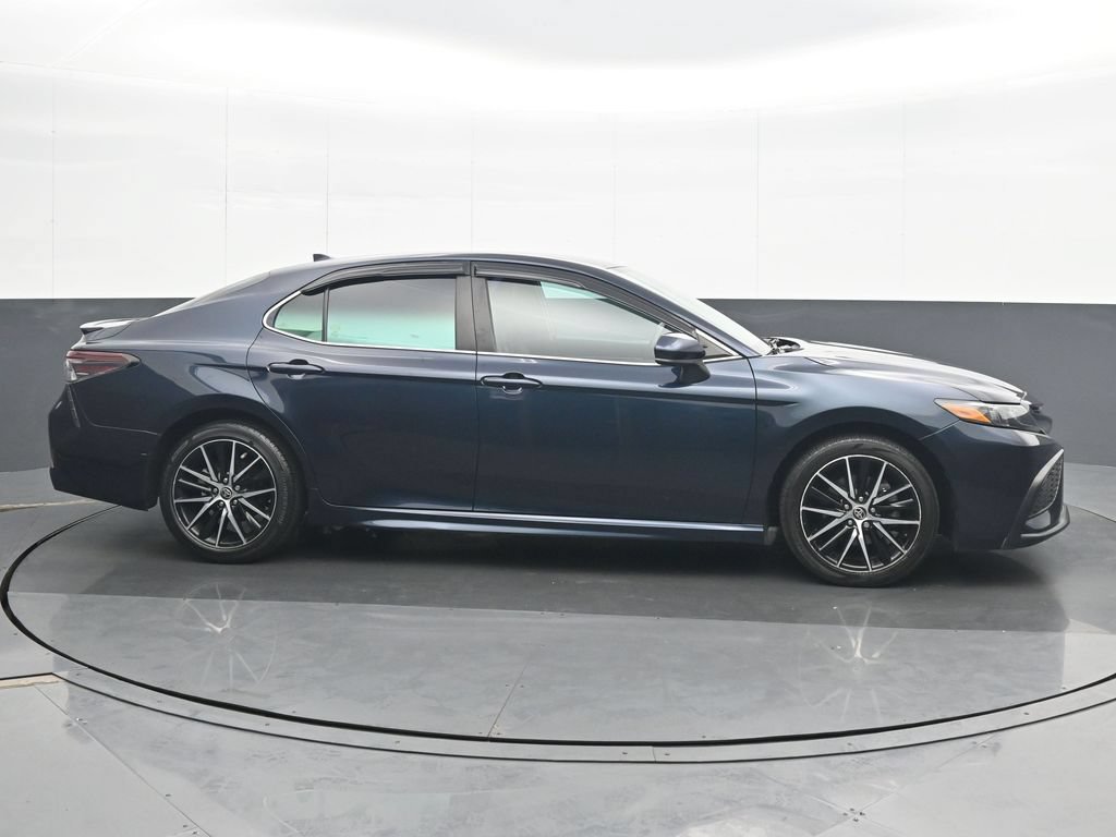 Used 2021 Toyota Camry SE FWD image 7