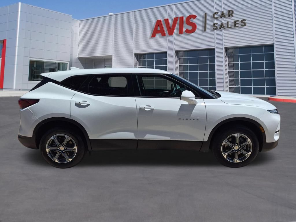 Used 2025 Chevrolet Blazer LT FWD image 5