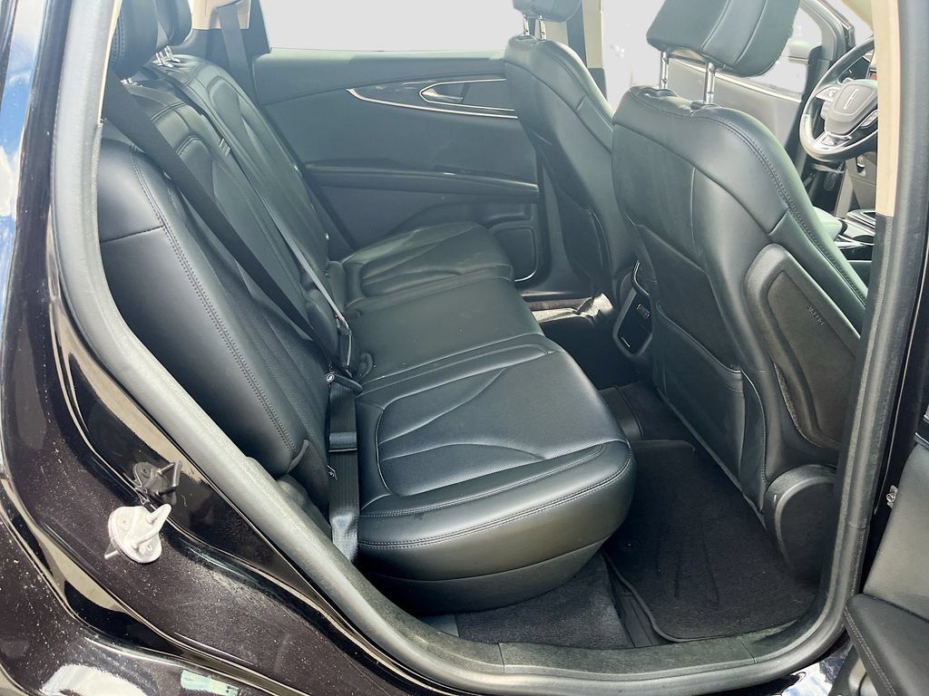 Used 2023 Lincoln Nautilus Reserve AWD/4WD image 28
