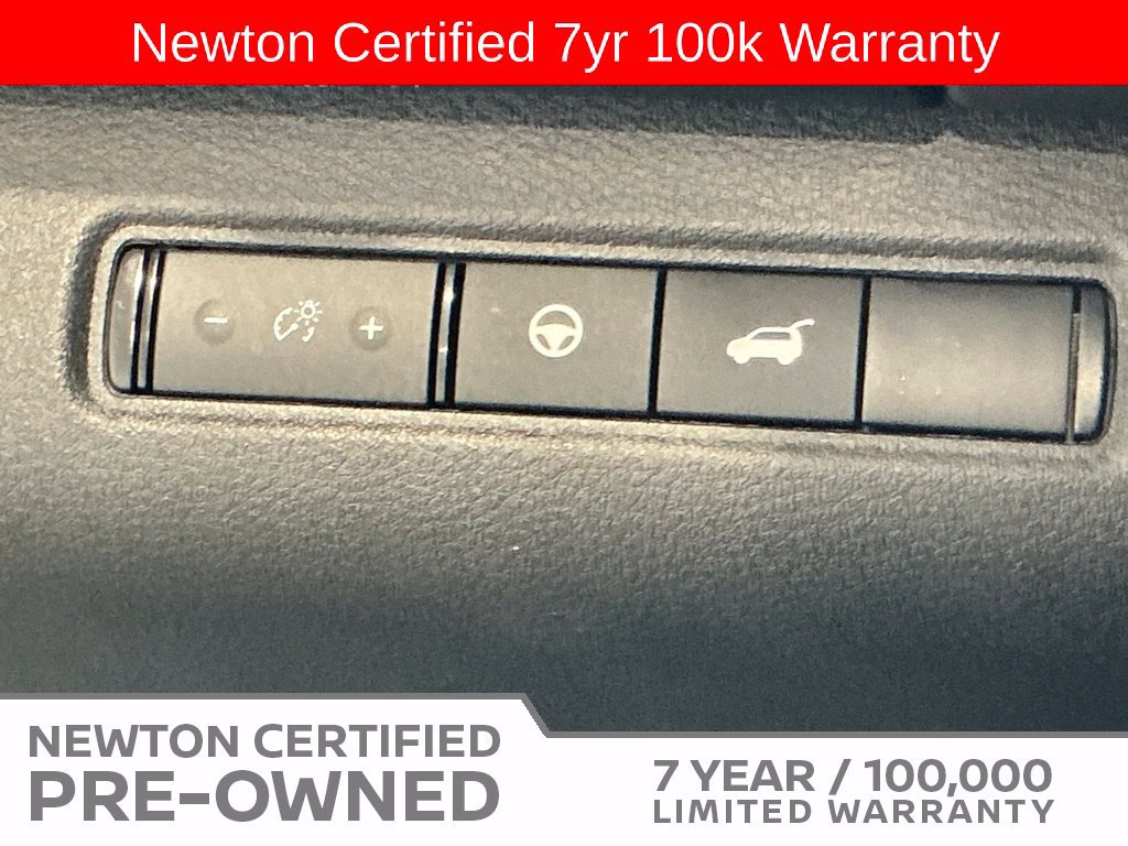 Used 2025 Nissan Pathfinder SV FWD image 35