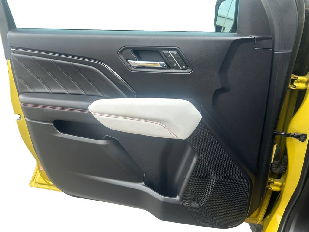 Used 2023 GMC Canyon AT4X AWD/4WD image 18
