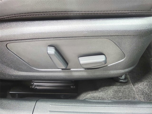 Used 2025 Kia Sportage SX image 42