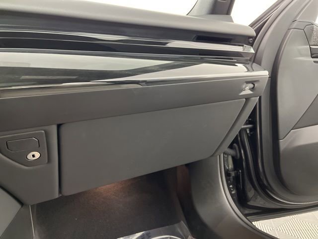 Used 2024 BMW 530i w/ Premium Package image 37