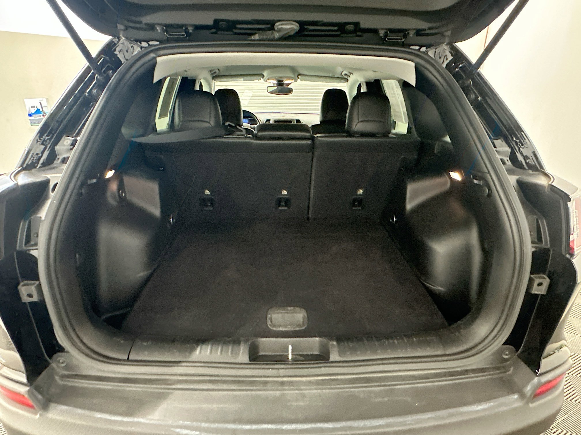 Used 2021 Jeep Cherokee Trailhawk image 29