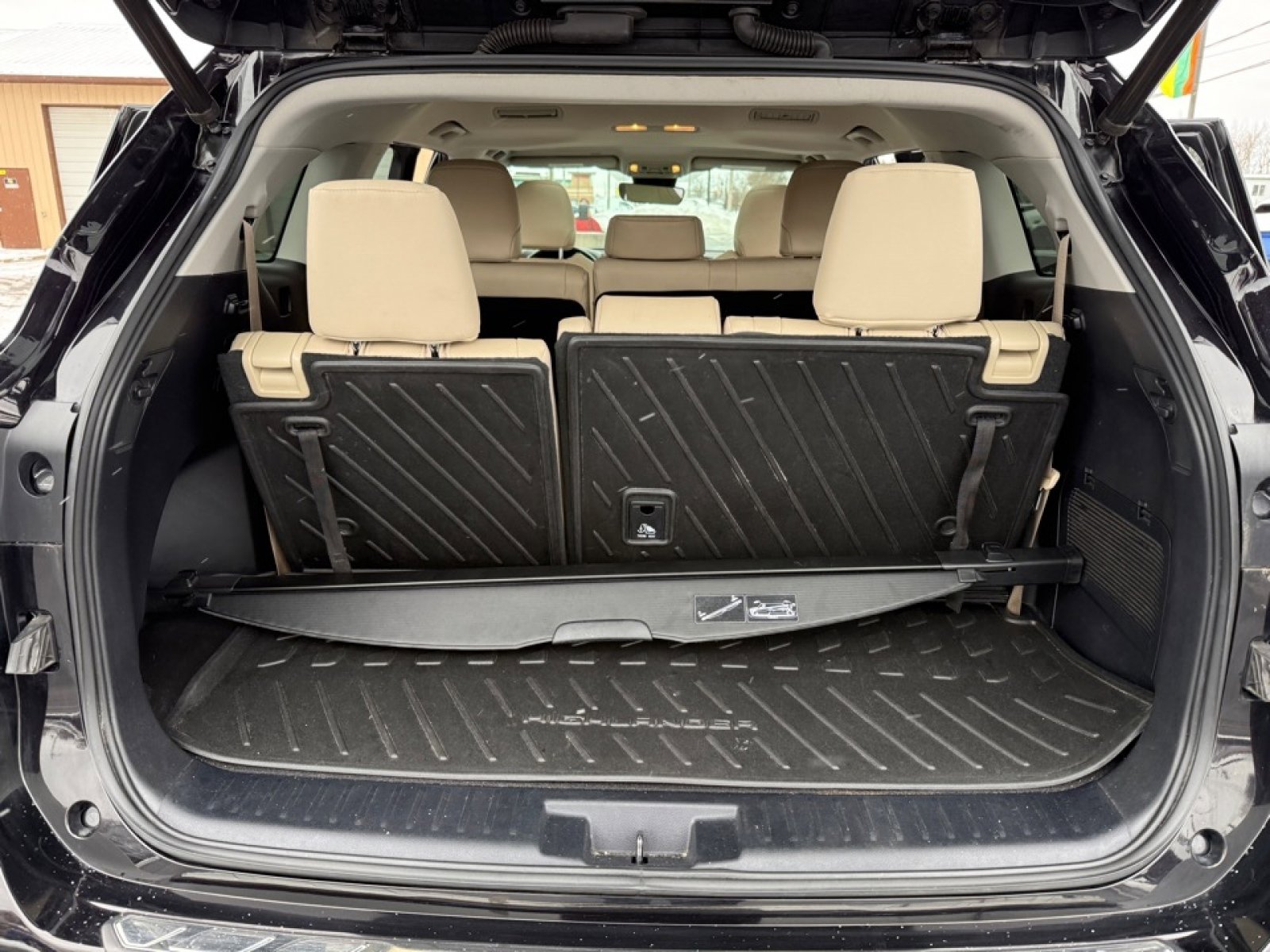 Used 2020 Toyota Highlander XLE image 20