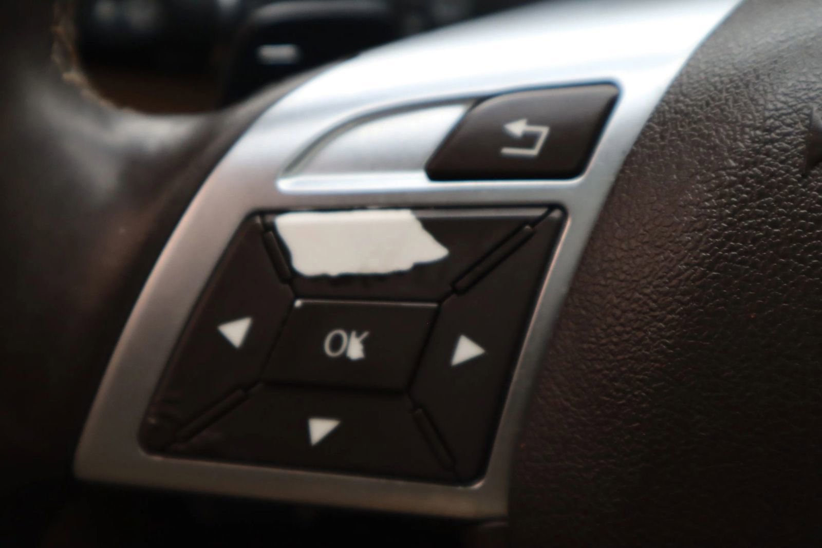 Used 2015 Mercedes-Benz GL 320 BlueTEC 4MATIC w/ Premium I Package image 26