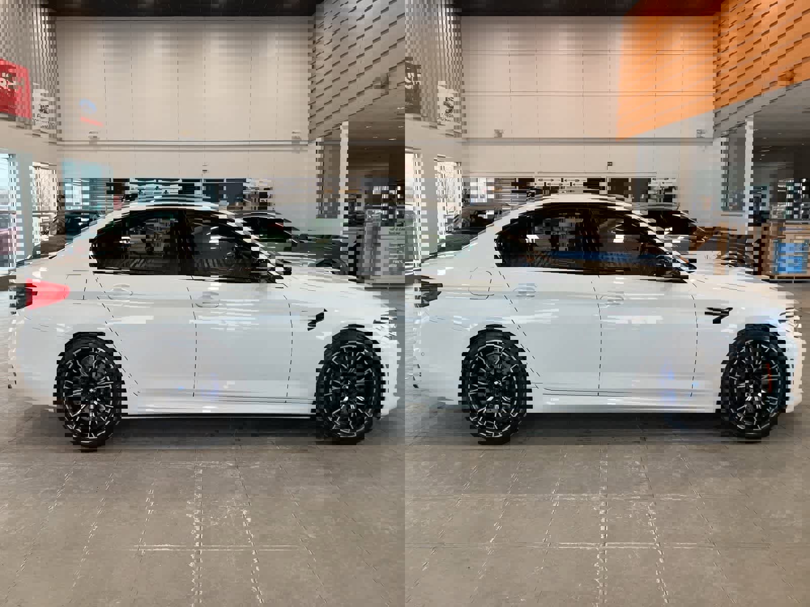 Used 2019 BMW M5 w/ Executive Package image 4