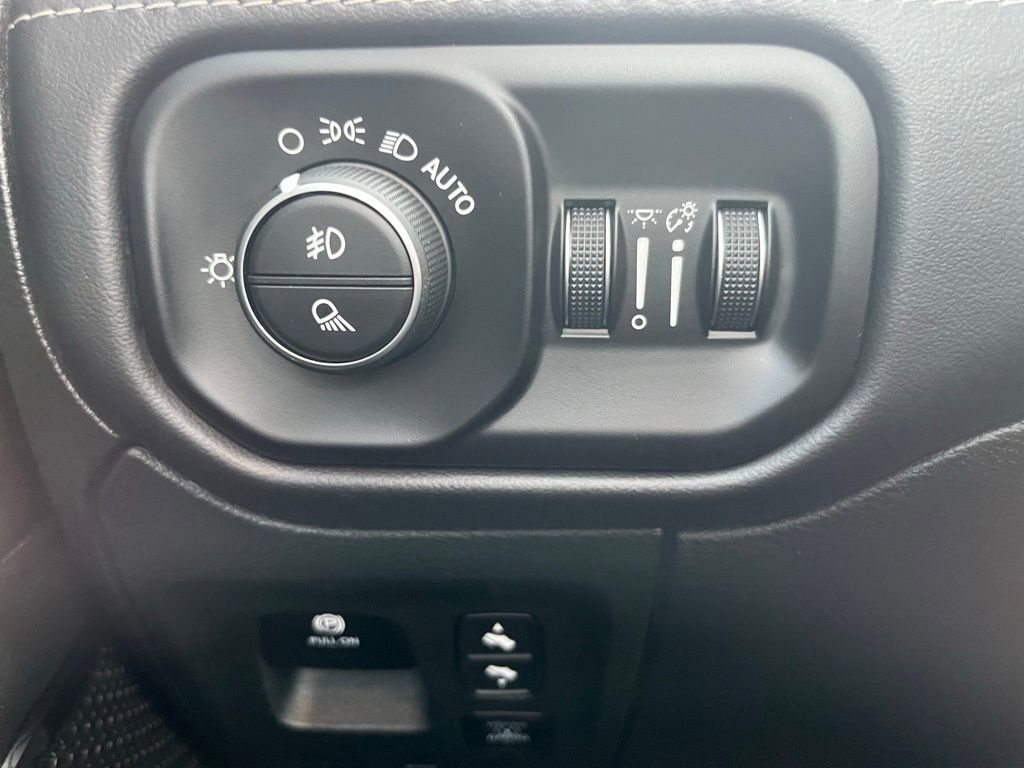 Used 2024 RAM 1500 Limited w/ Body Color Bumper Group image 11