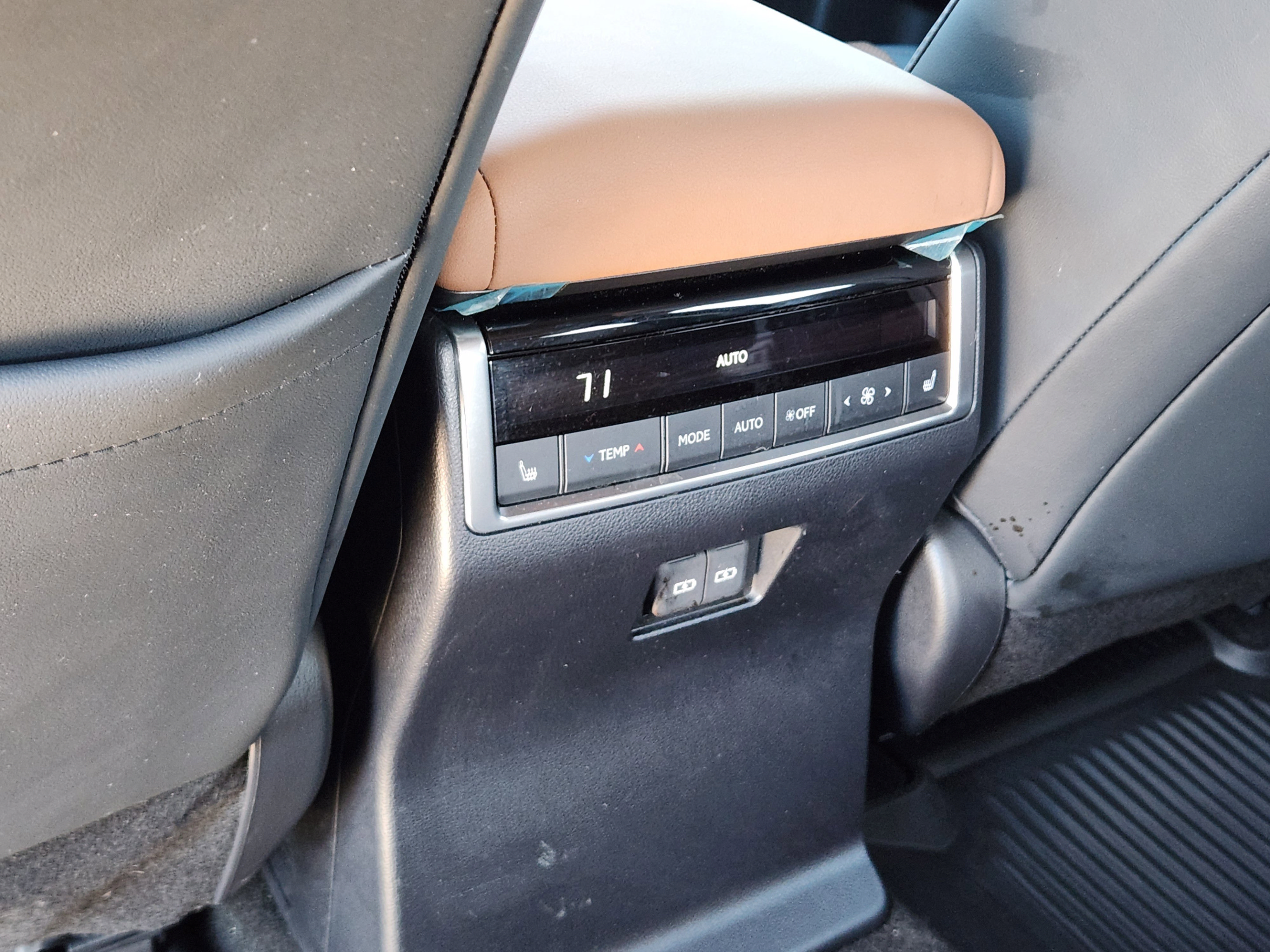Used 2024 Lexus GX 550 w/ Cold Area Package AWD/4WD image 12