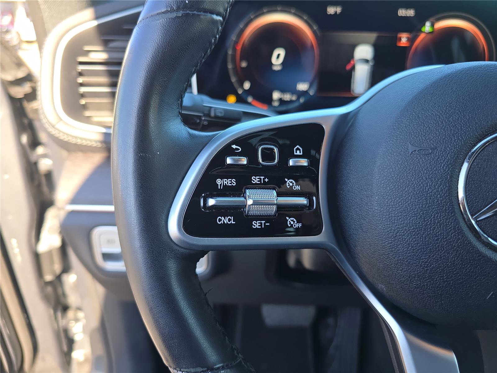 Used 2021 Mercedes-Benz GLS 450 4MATIC image 35