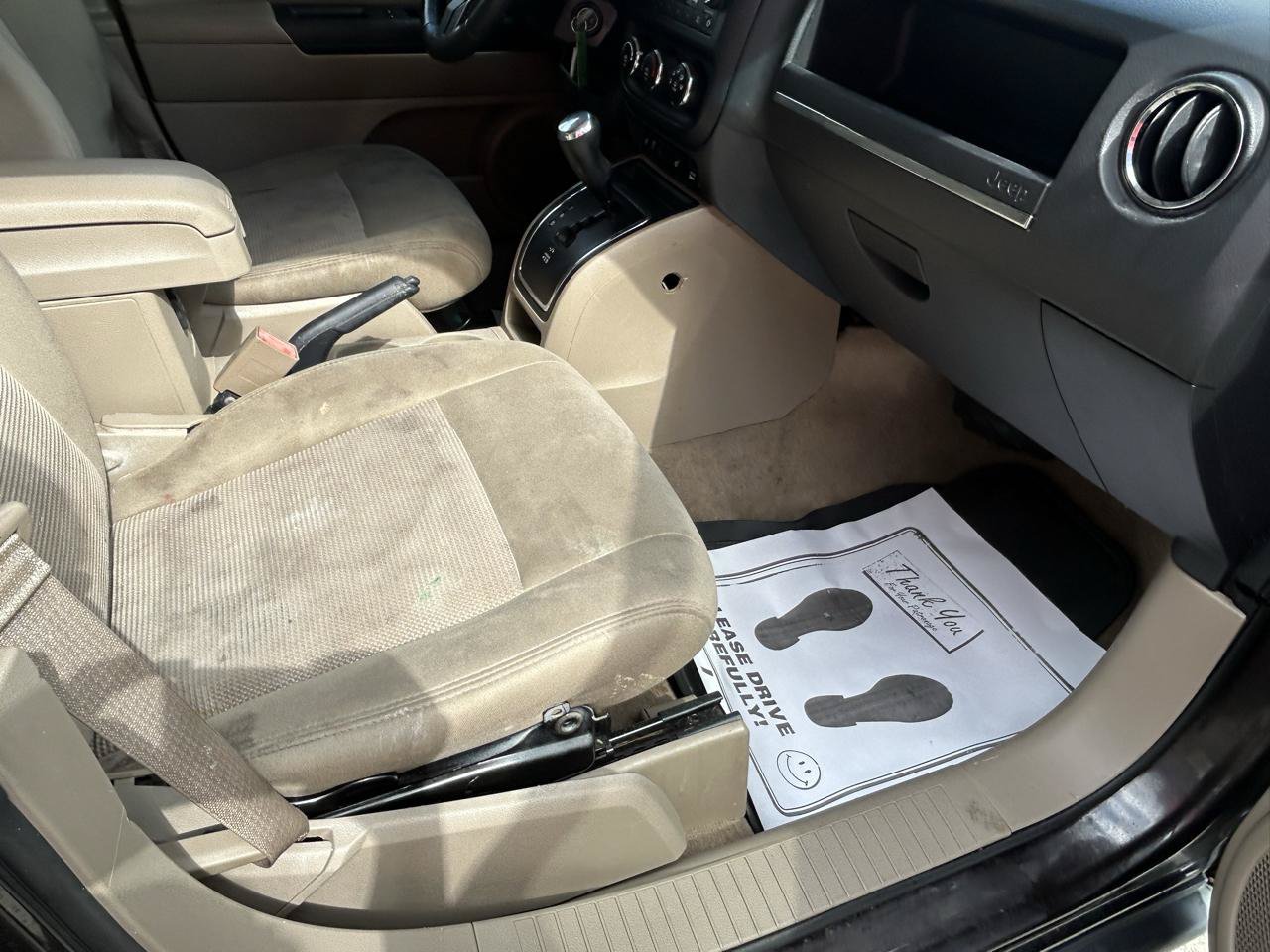 Used 2014 Jeep Patriot Latitude FWD image 12