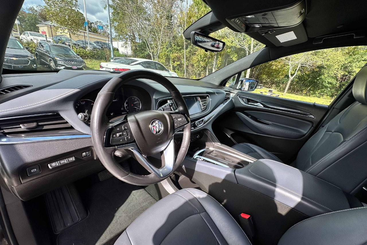 Used 2024 Buick Enclave Premium image 11