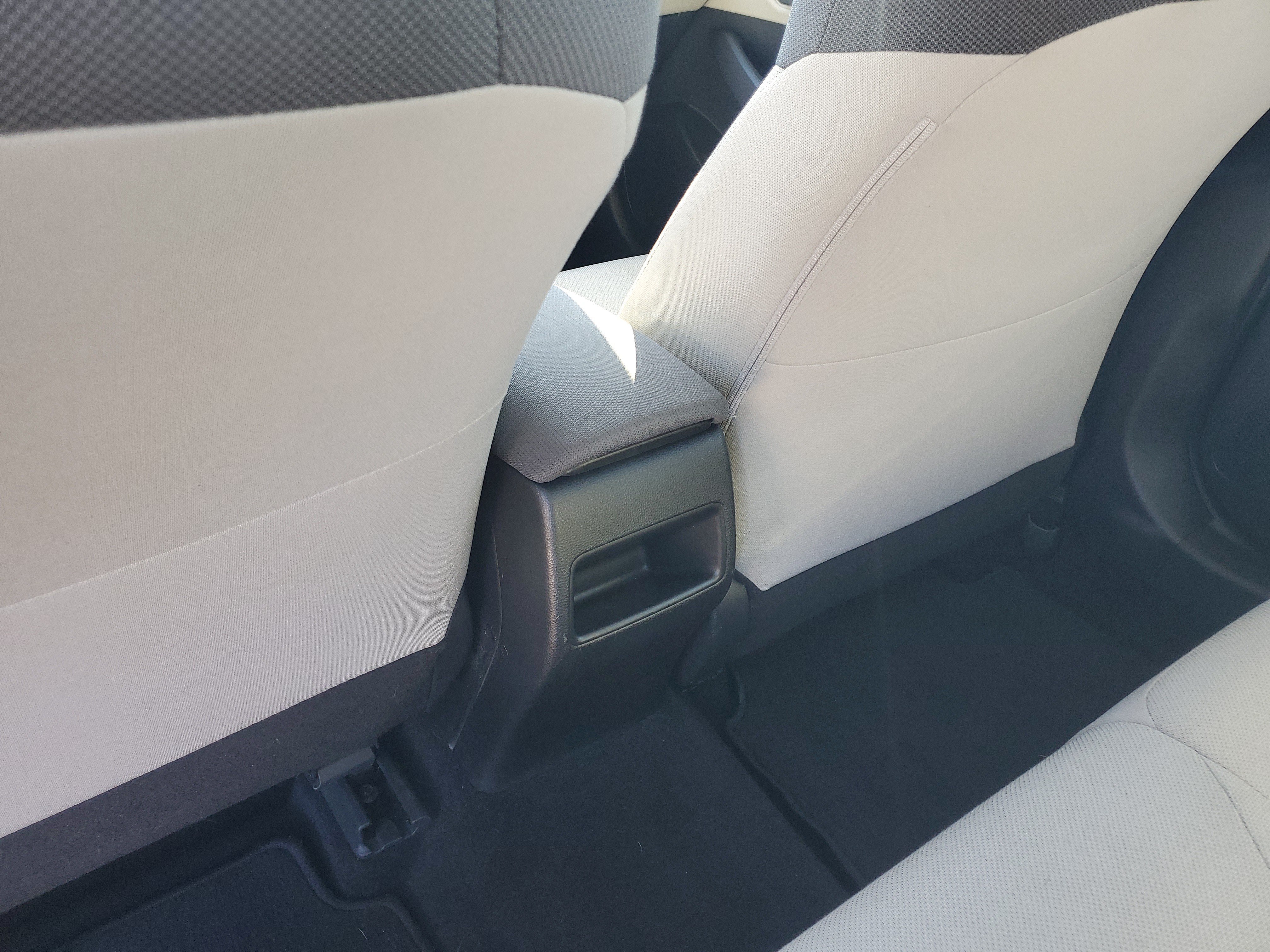 Used 2020 Toyota Corolla L FWD image 12