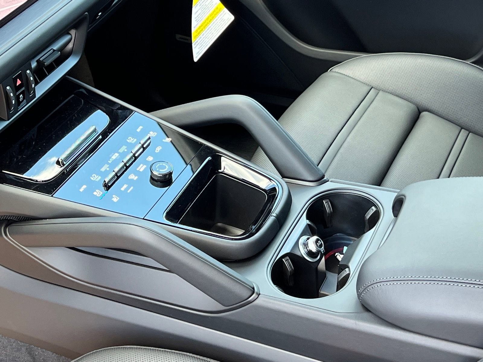 New 2026 Porsche Cayenne GTS image 35