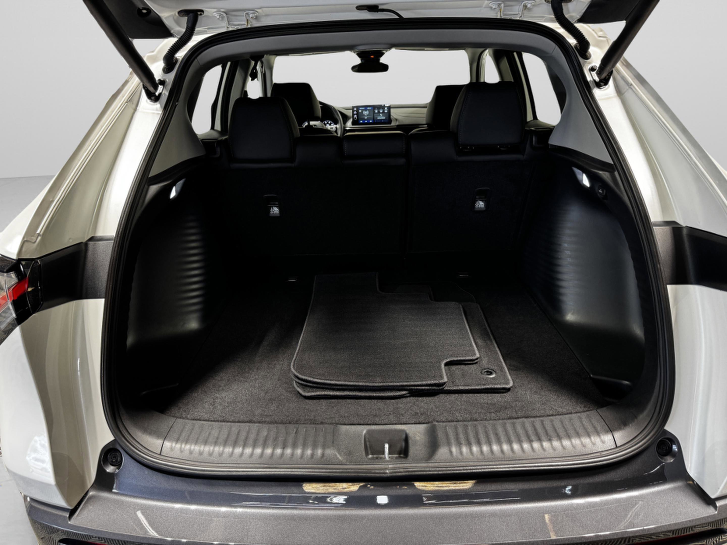 Certified 2025 Acura ADX AWD image 17