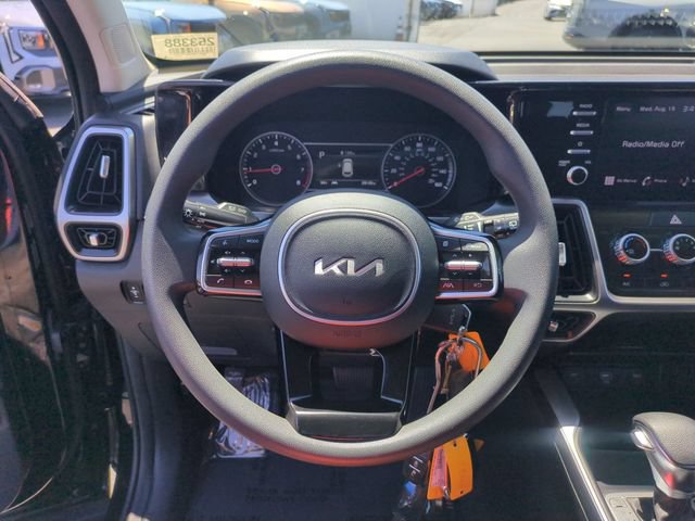Used 2023 Kia Sorento LX FWD image 17