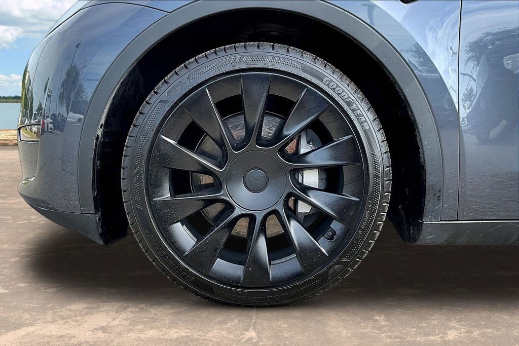 Used 2023 Tesla Model Y Long Range AWD/4WD image 28