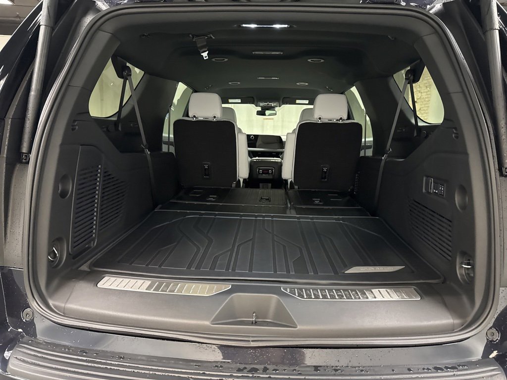 New 2026 Chevrolet Suburban Premier image 13