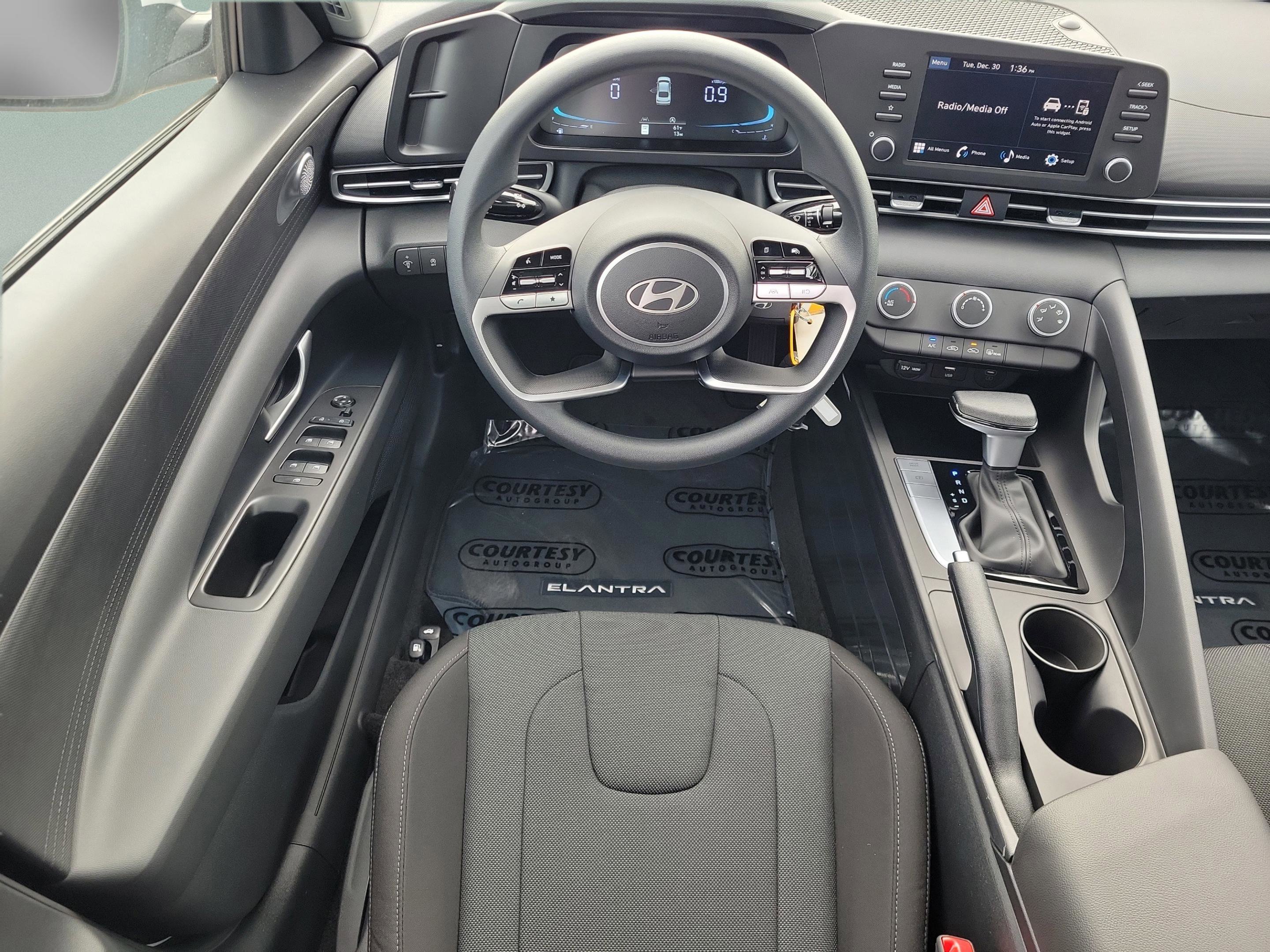 New 2026 Hyundai Elantra SE image 14