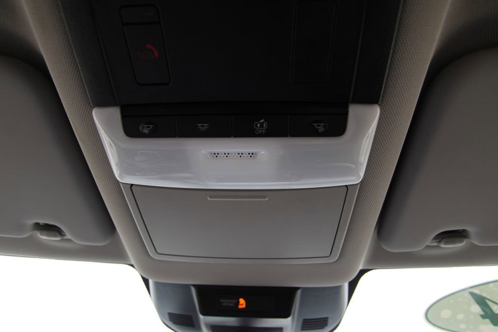 Used 2024 Nissan Rogue SV image 32