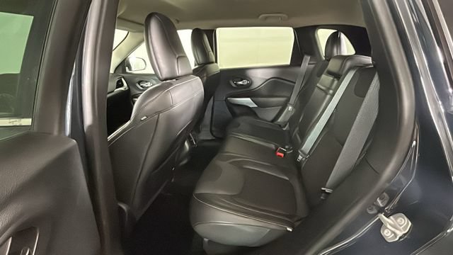 Used 2018 Jeep Cherokee Latitude Plus w/ Comfort/Convenience Group AWD/4WD image 26