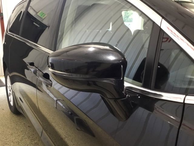 Used 2022 Chrysler Pacifica Touring-L image 26