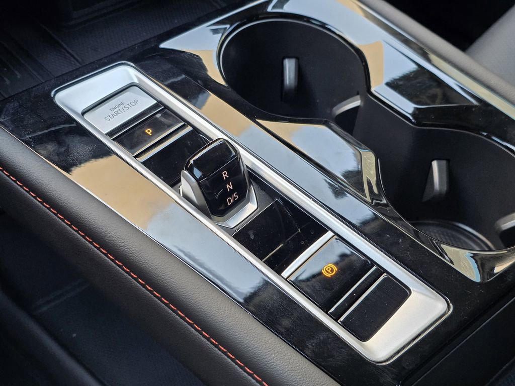 Used 2025 Volkswagen Atlas Peak Edition SE image 14