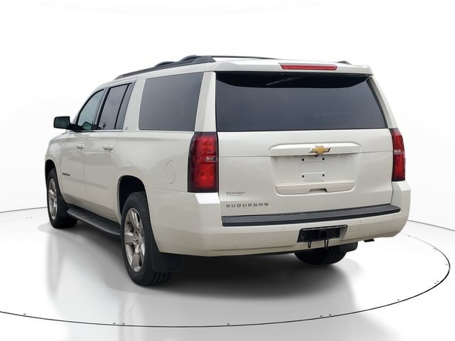 Used 2015 Chevrolet Suburban LT w/ Luxury Package AWD/4WD image 3