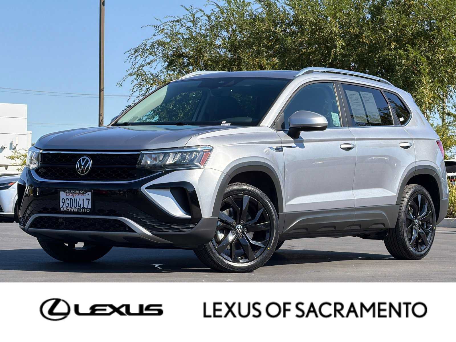 Used 2023 Volkswagen Taos SE w/ Panoramic Sunroof Package
