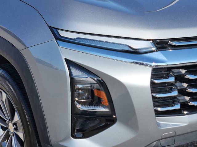 Used 2025 Chevrolet Equinox LT FWD image 9