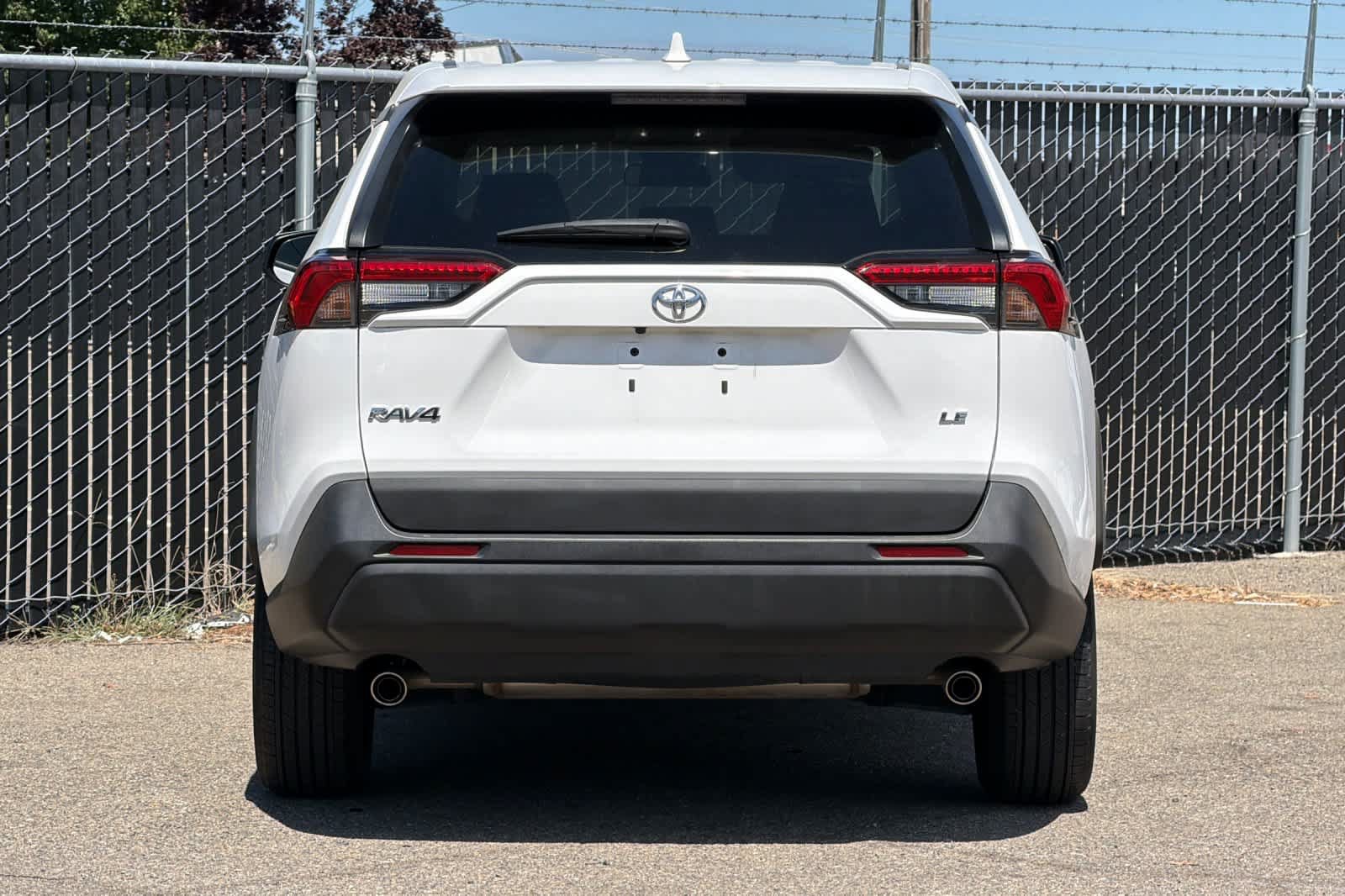 Certified 2022 Toyota RAV4 LE FWD image 4