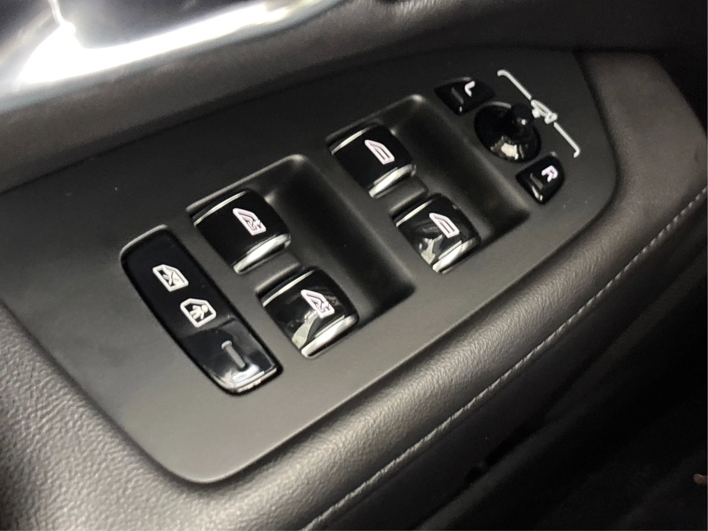 Used 2024 Volvo S90 B6 Plus AWD/4WD image 43