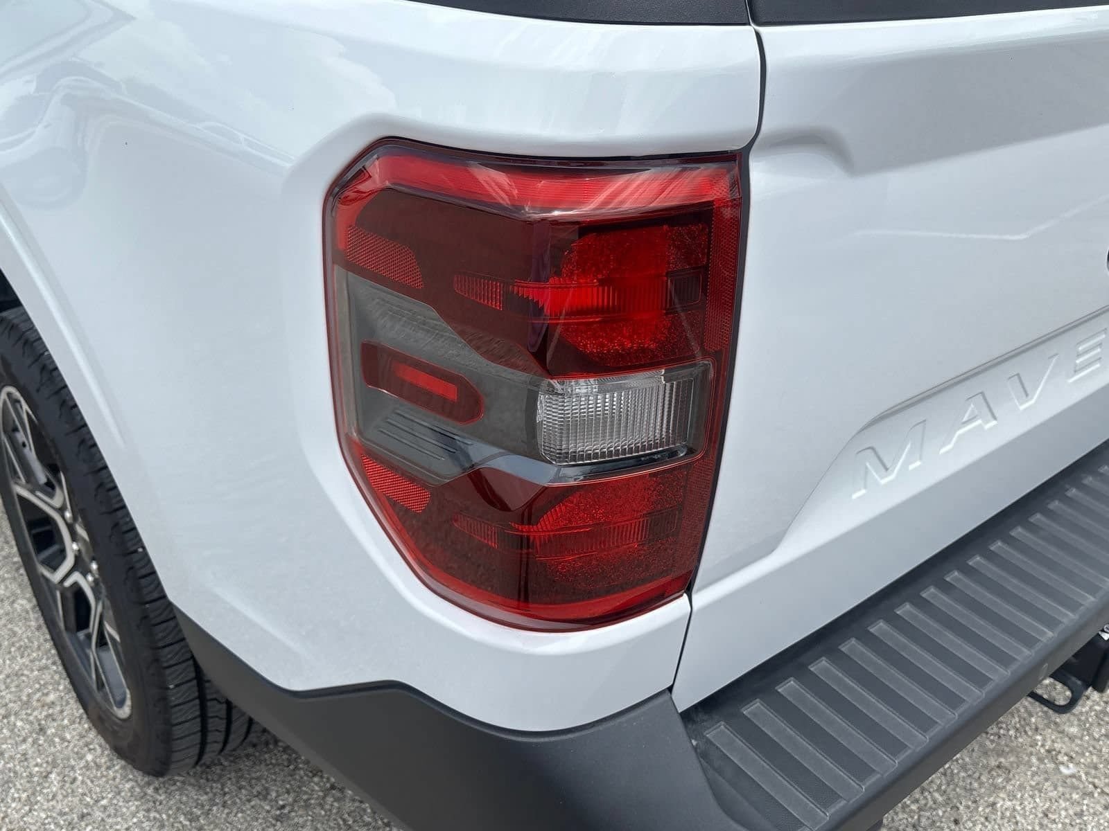 Used 2025 Ford Maverick Lariat AWD/4WD image 34