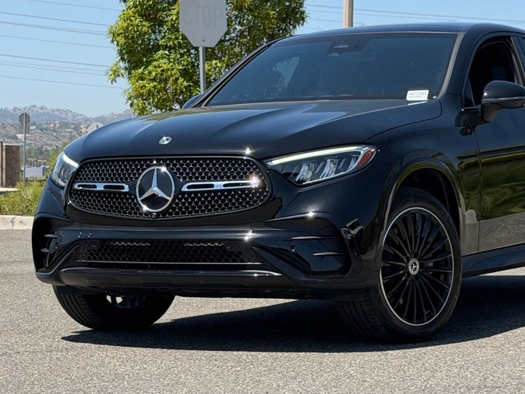 Used 2025 Mercedes-Benz GLC 300 4MATIC image 3