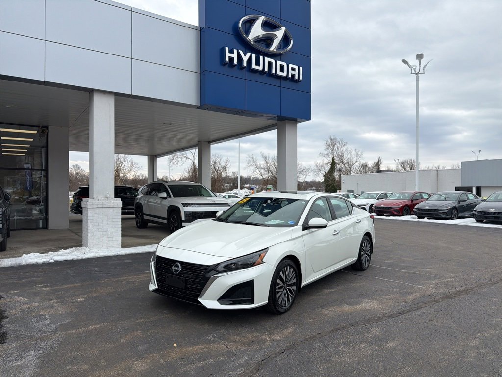 Used 2025 Nissan Altima 2.5 SV w/ SV Premium Package