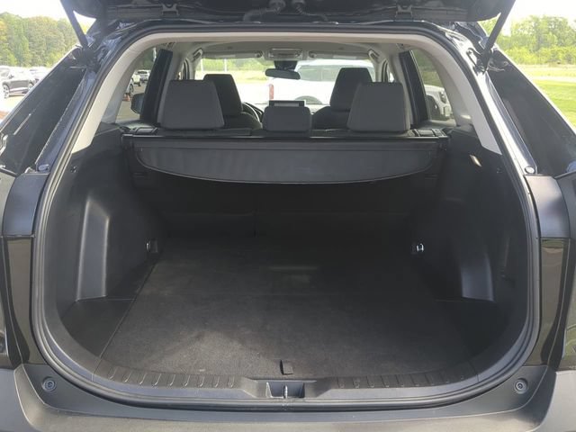 Used 2025 Toyota RAV4 XLE AWD/4WD image 12