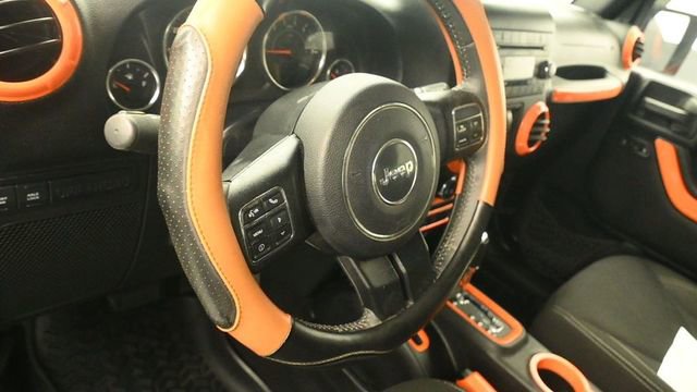 Used 2015 Jeep Wrangler Rubicon w/ Power Convenience Group AWD/4WD image 12