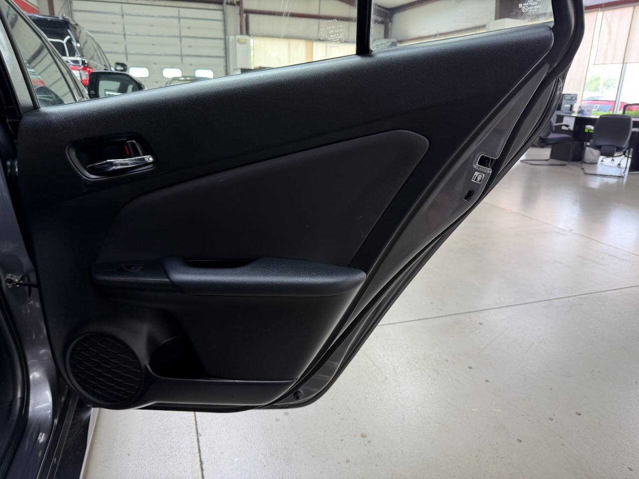 Used 2020 Toyota Prius XLE FWD image 14