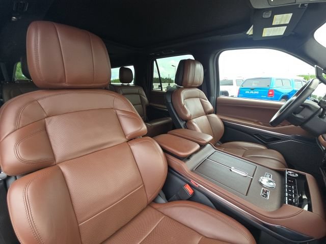 Used 2025 Lincoln Navigator L Reserve AWD/4WD image 26