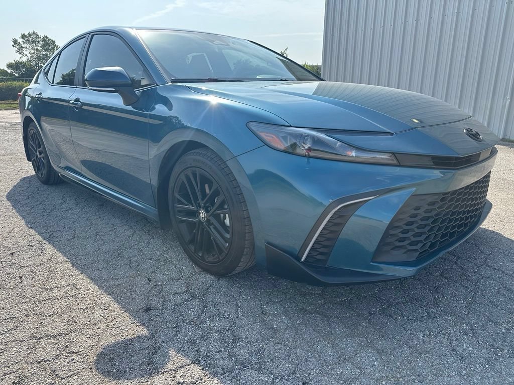 Used 2025 Toyota Camry SE w/ Multimedia Upgrade Package FWD image 3