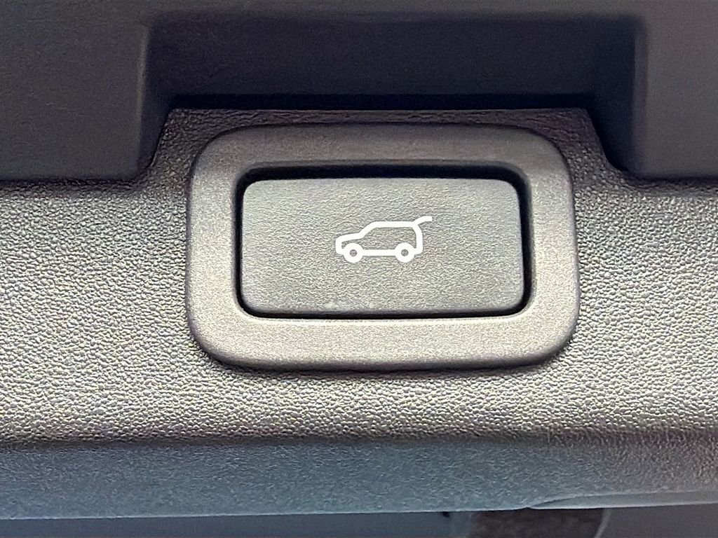 Used 2020 Land Rover Discovery HSE image 13