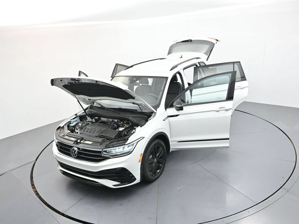 Used 2022 Volkswagen Tiguan SE R-Line FWD image 36