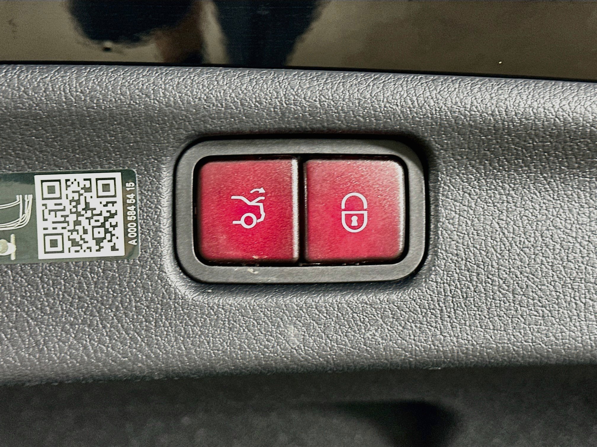 Certified 2025 Mercedes-Benz C 300 4MATIC Sedan image 31