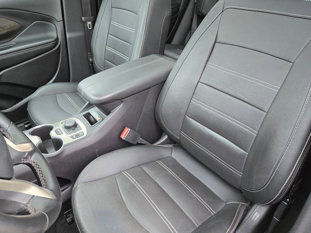 Used 2024 GMC Terrain Denali w/ Denali Premium Package image 21