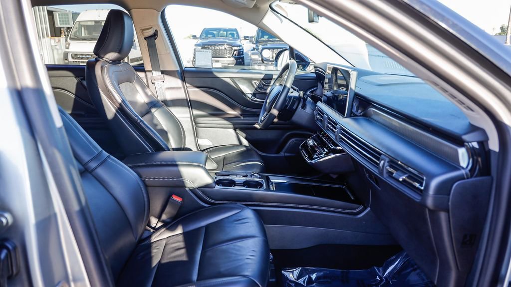 Used 2024 Lincoln Corsair Reserve w/ Equipment Group 201A image 17