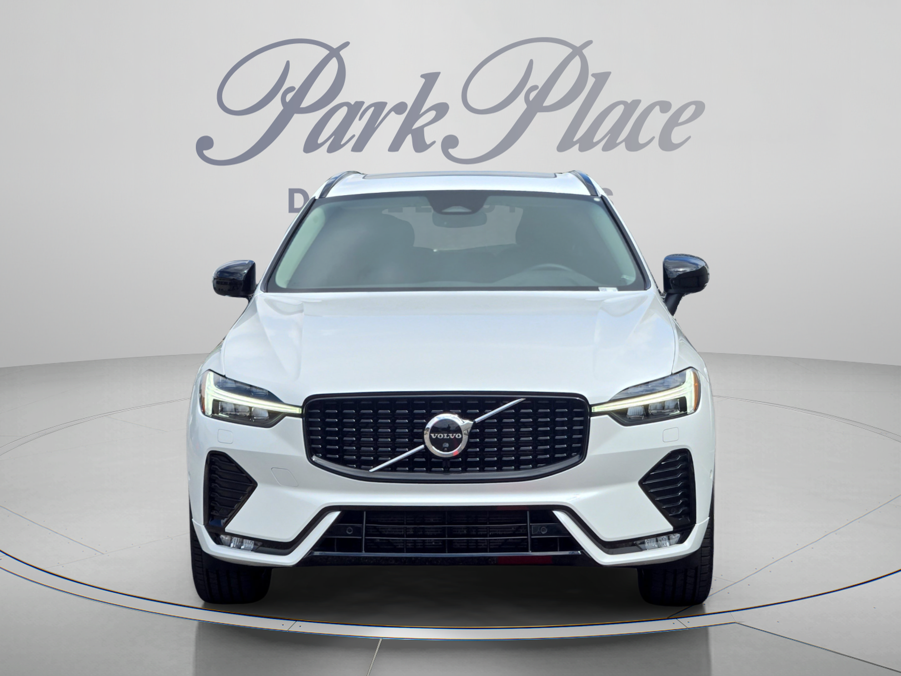 Used 2024 Volvo XC60 B5 Plus w/ Protection Package Premier AWD/4WD image 9
