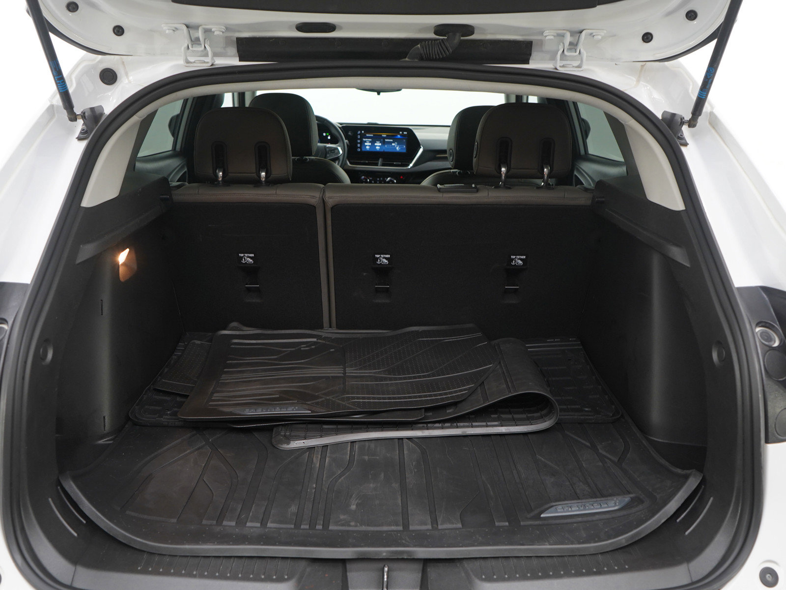 Used 2024 Chevrolet Trax ACTIV w/ Driver Confidence Package image 9