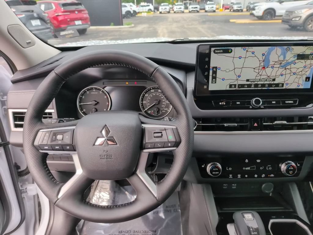 New 2026 Mitsubishi Outlander SE AWD/4WD image 31