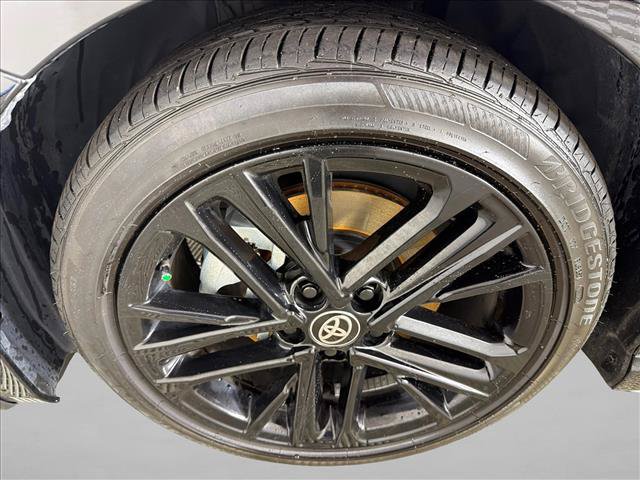 Used 2025 Toyota Camry SE FWD image 11